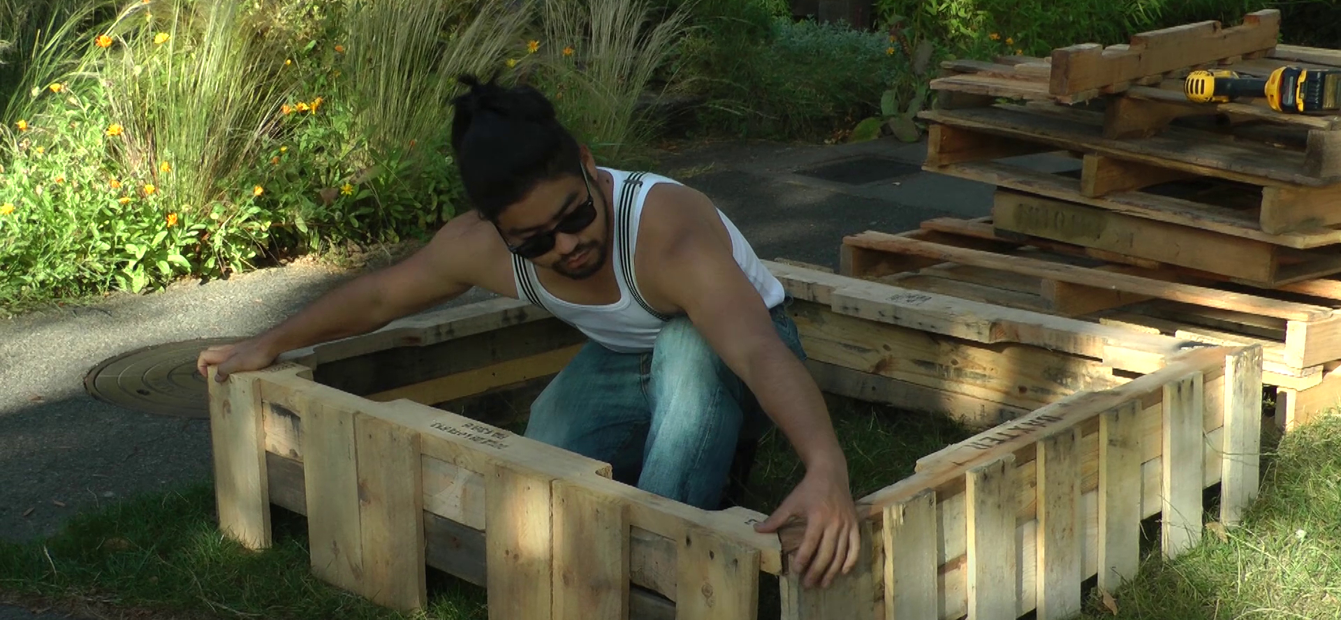 Kunimasa building a square garden bed in 2020